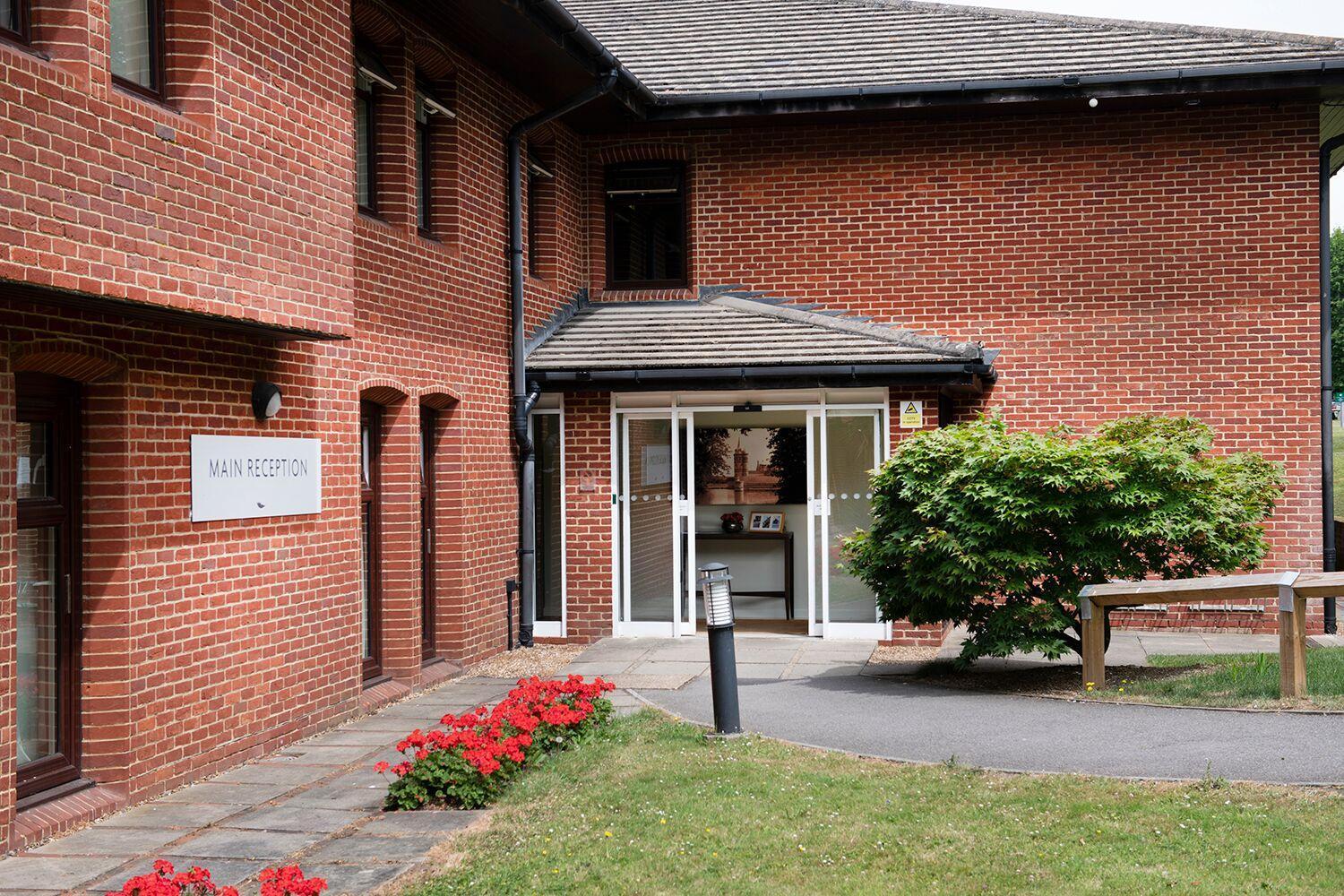 De Vere Horsley Estate East Horsley Esterno foto
